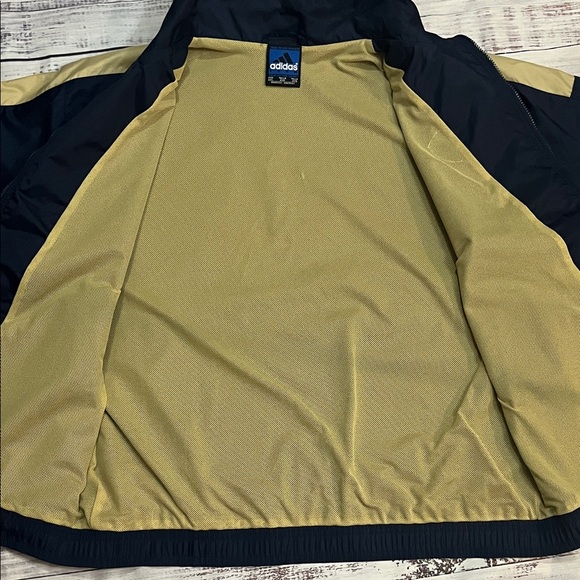 Vintage Adidas Notre Dame Fighting Irish Windbreaker Jacket Mens 2XL - Picture 8 of 9